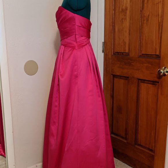David's bridal Dress for evenings and weddings. Begonia color. Size 4. - Picture 2 of 11